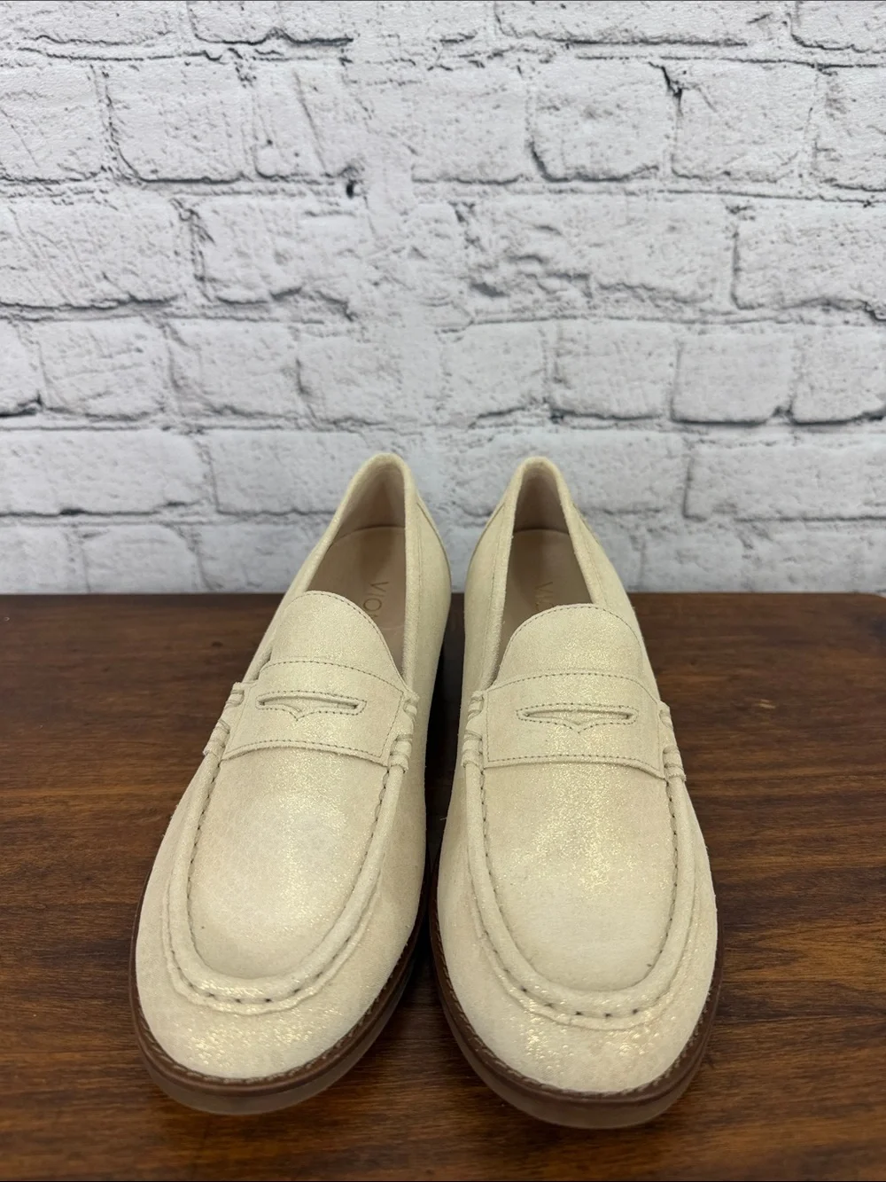 Vionic Waverly Cream Shimmer Suede Penny Loafers Women’s Size 8M (39) NWOB
